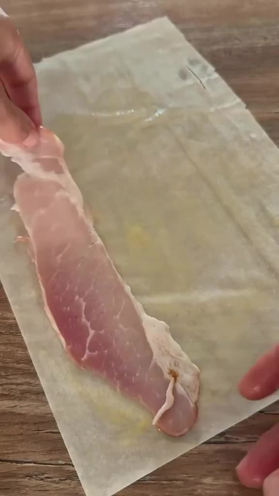 Сырные рулетики с беконом