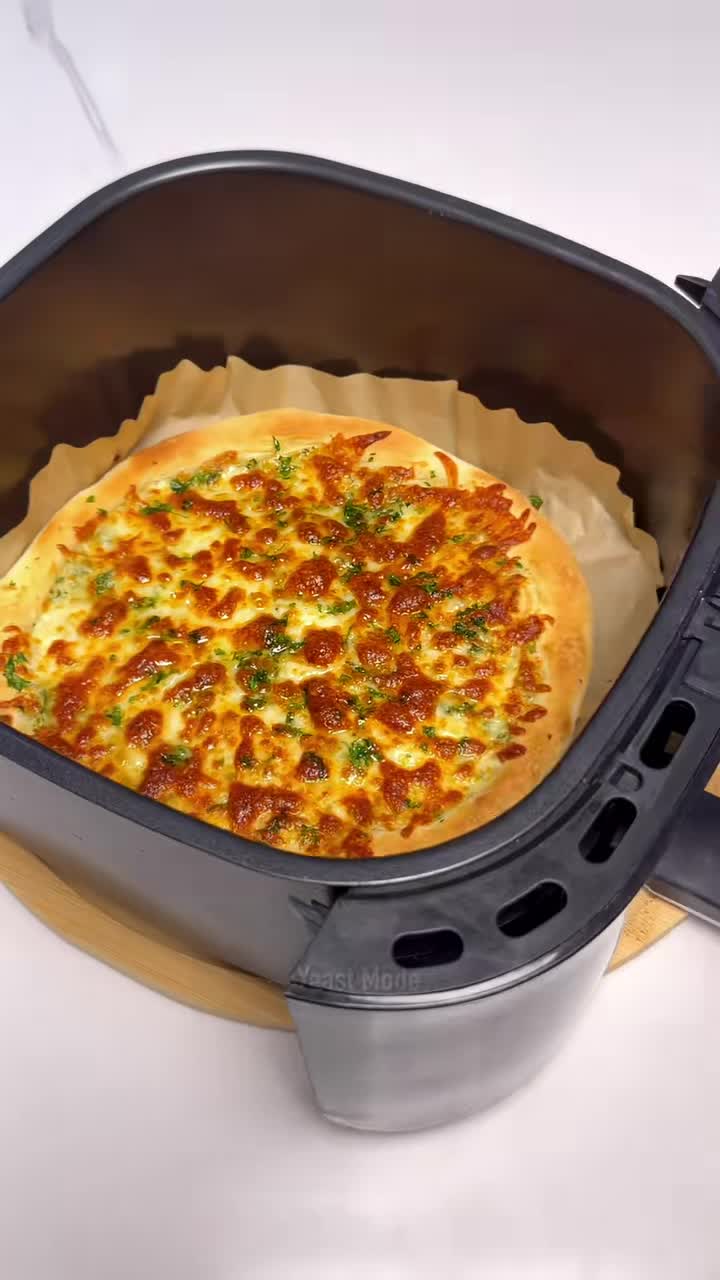 Чесночный хлеб с сыром