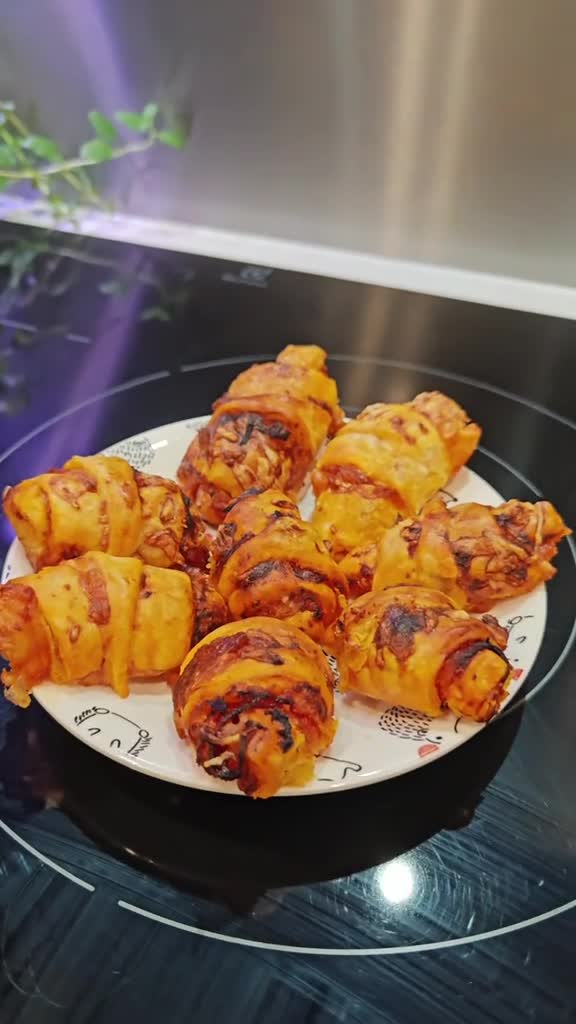 Круассаны с сыром и ветчиной