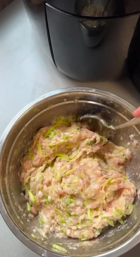 Нежные котлеты с кабачком