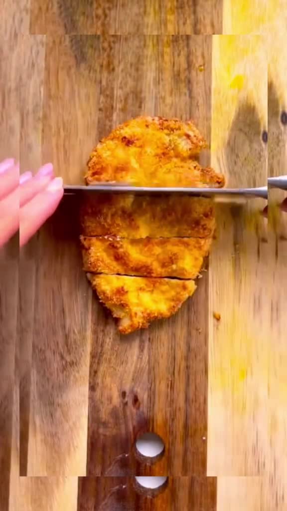 Куриное филе в панировке из пармезана