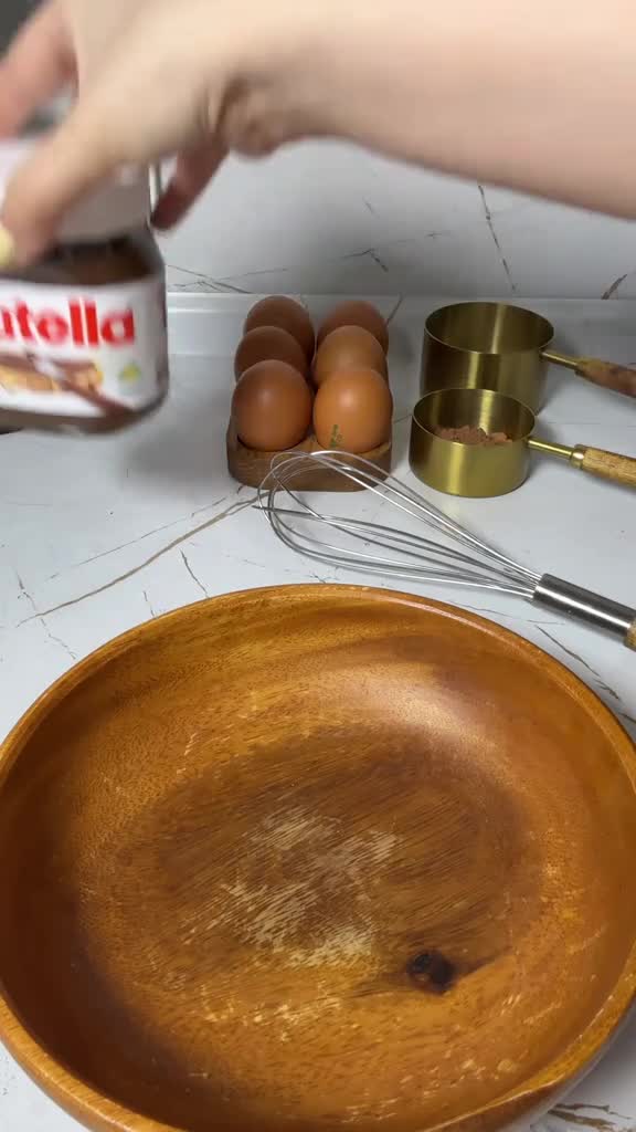 Шоколадный десерт с вишнёй