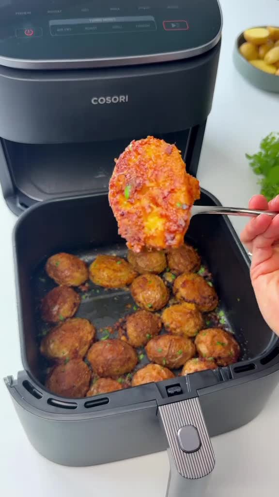 Хрустящий картофель с пармезаном