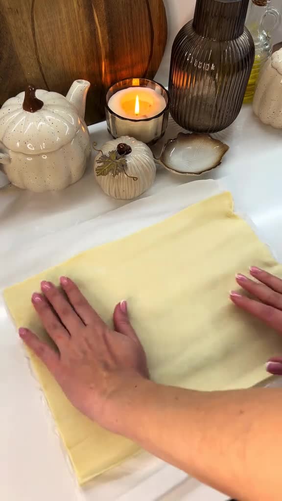 Слойки с тунцом