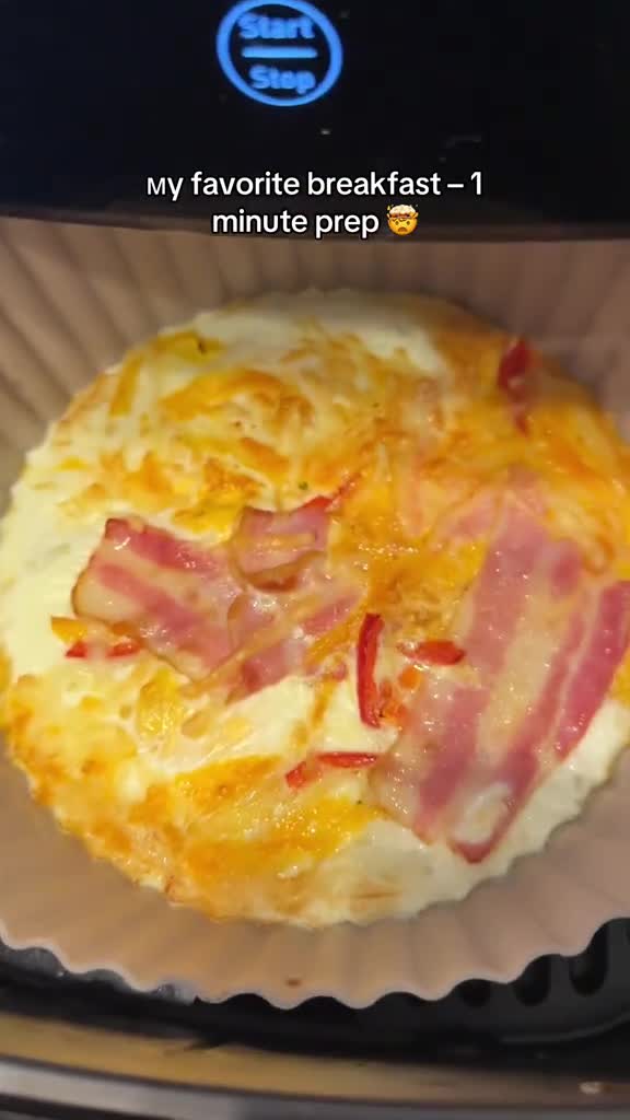 Яичница с беконом и перцем
