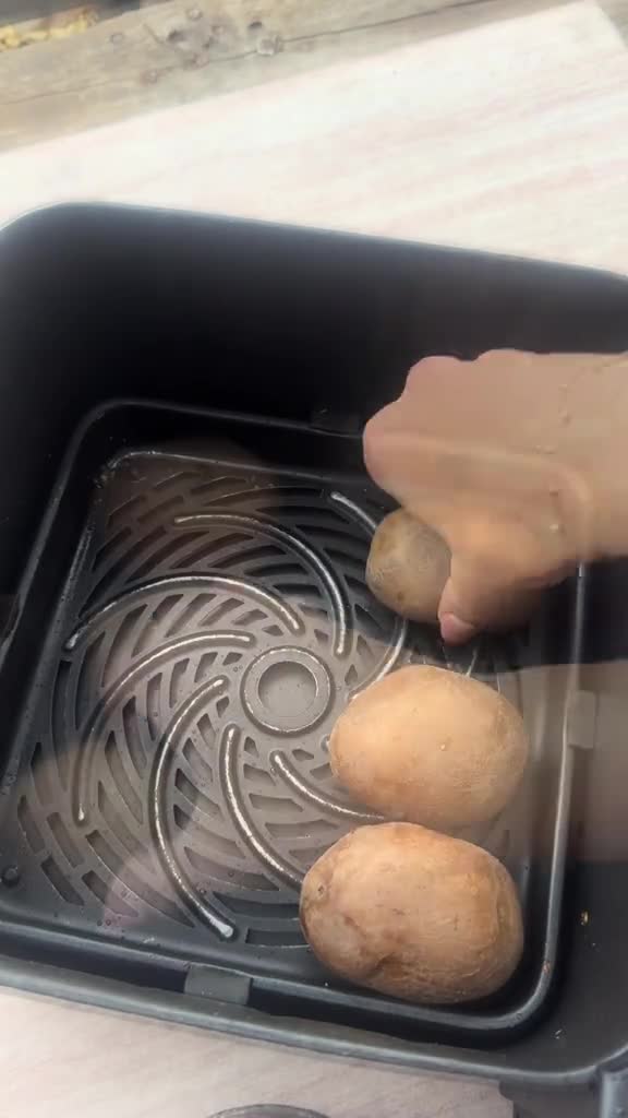 Картофельная гармошка с беконом и сливками