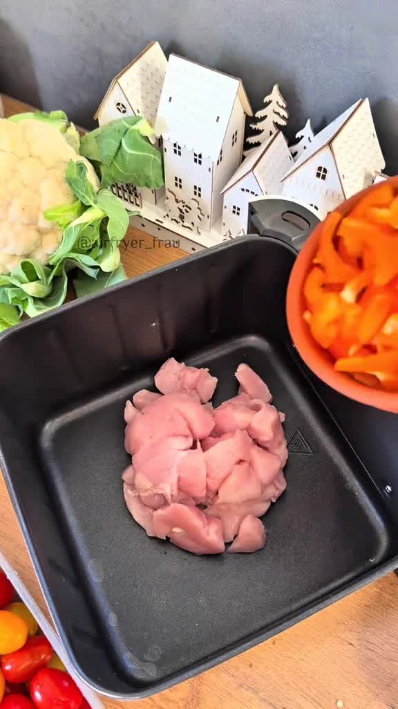 Куриная грудка с овощами